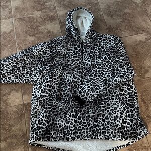 32 Degree Heat Sleep Lounger (NWT) Size S/M